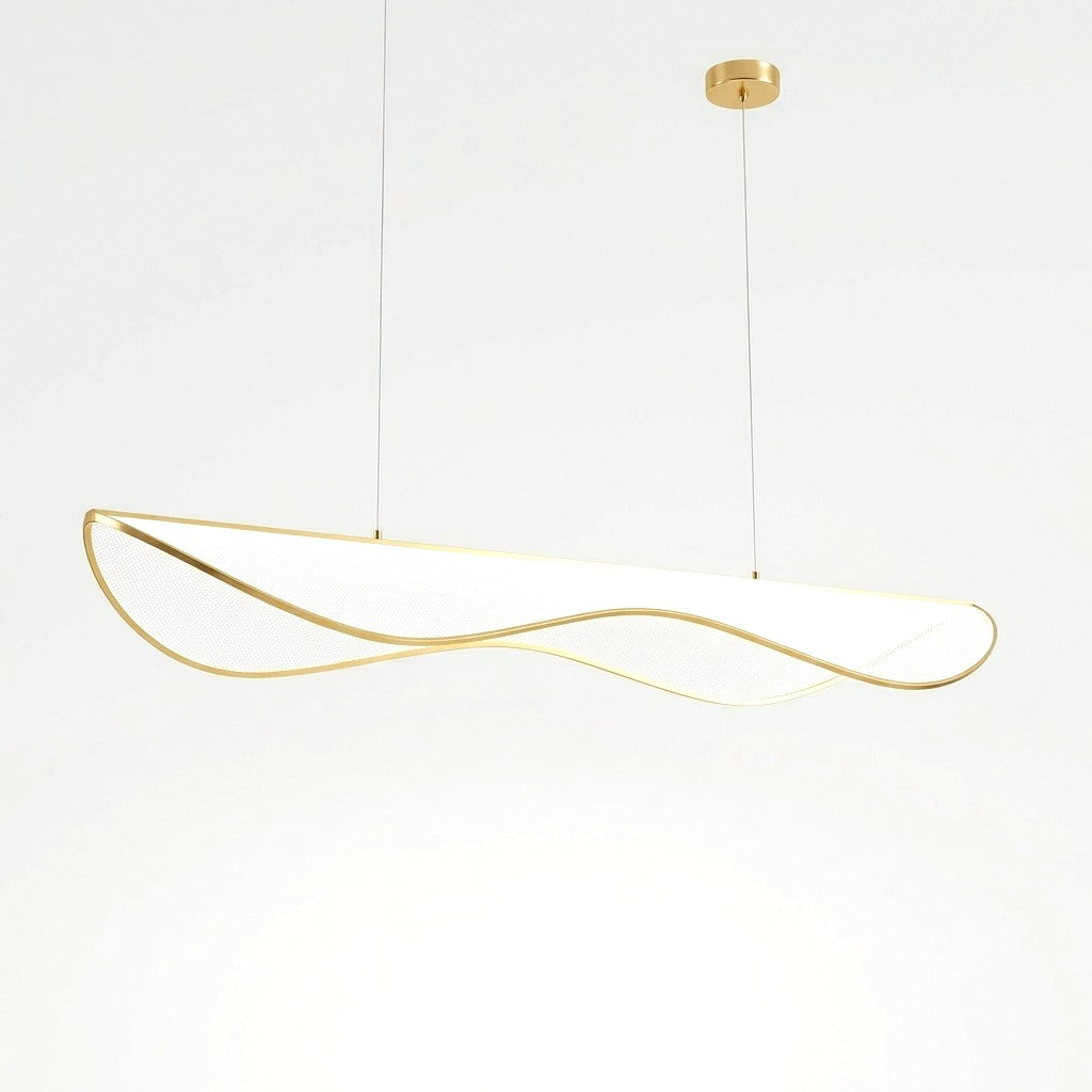 Suspension LED feuille d'acrylique ondulée, 98 à 148 cm – Noirmoutier, sur fond uni