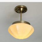 Plafonnier rétro en verre blanc jade et laiton vieilli – Montolieu, finition modèle 7