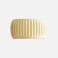 Applique demi-lune plissée en résine, terracotta ou crème – Paimpol, finition crème