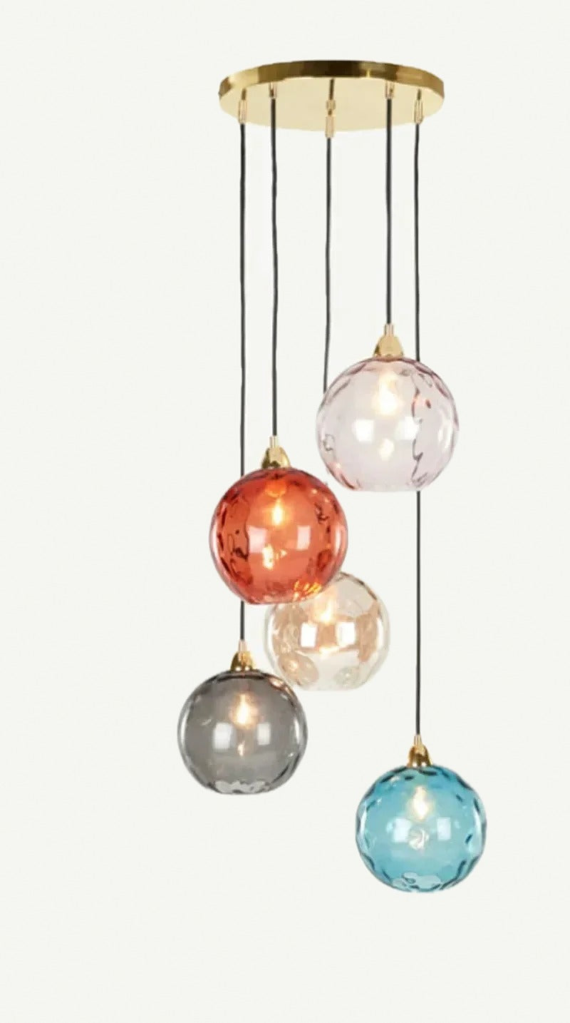 Suspension globes en verre coloré, 1 à 5 lumières – Positano, finition cascade de cinq globes / Dorée