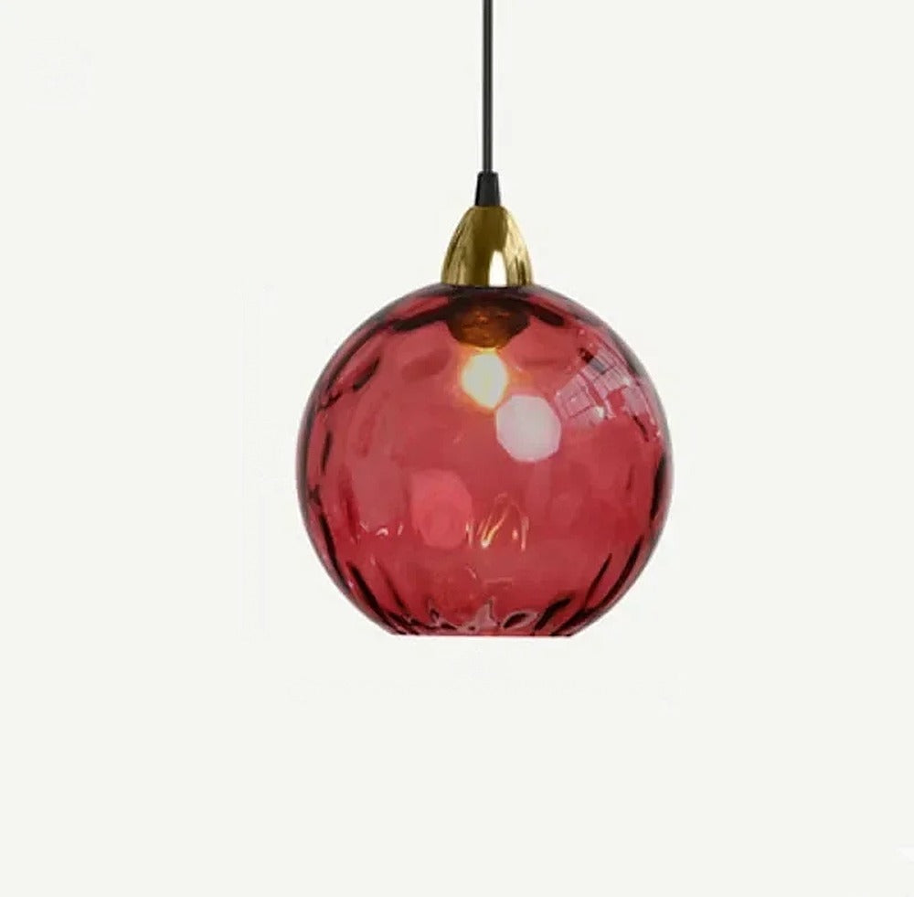 Suspension globes en verre coloré, 1 à 5 lumières – Positano, finition globe rouge rubis / Dorée