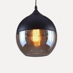 Globe, noir et cognac