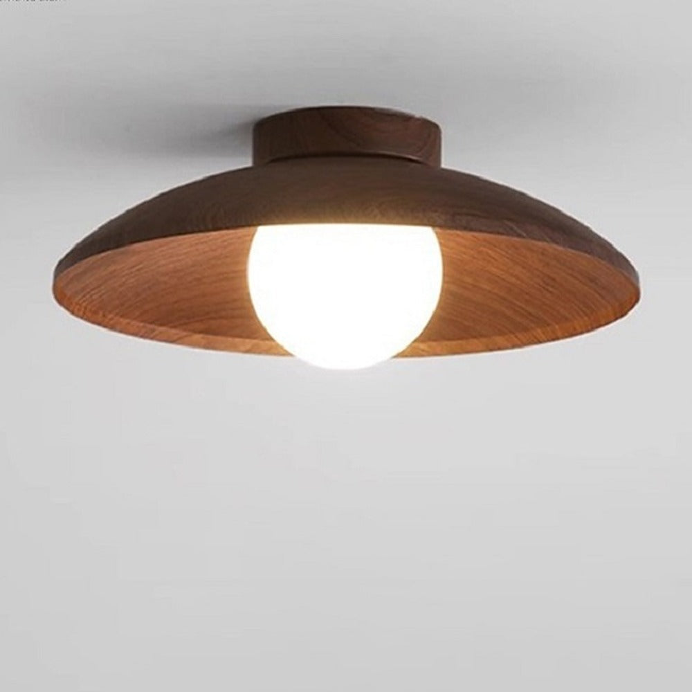 Plafonnier coupelle effet noyer et globe opalin – Rustrel allumé