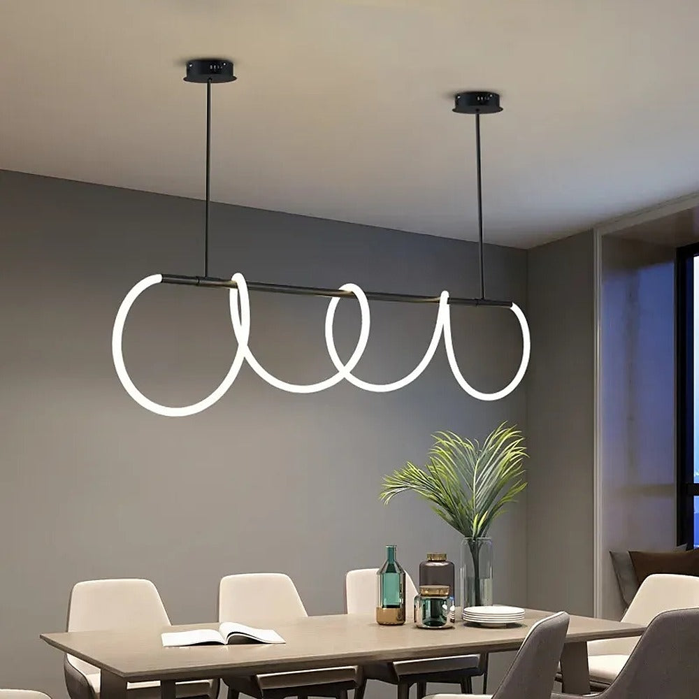Suspension LED tube lumineux en boucles, doré ou noir – Scilla allumée