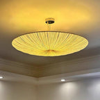 Suspension soucoupe en tissu plissé wabi-sabi – Tamba dans un intérieur