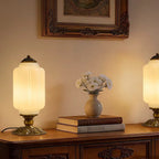 Lampe lanterne en verre laiteux, blanc ou vert – Vichy, vue d’ambiance