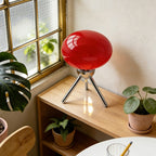 Lampe à poser globe de verre sur trépied chromé – Villefranche, sur fond blanc